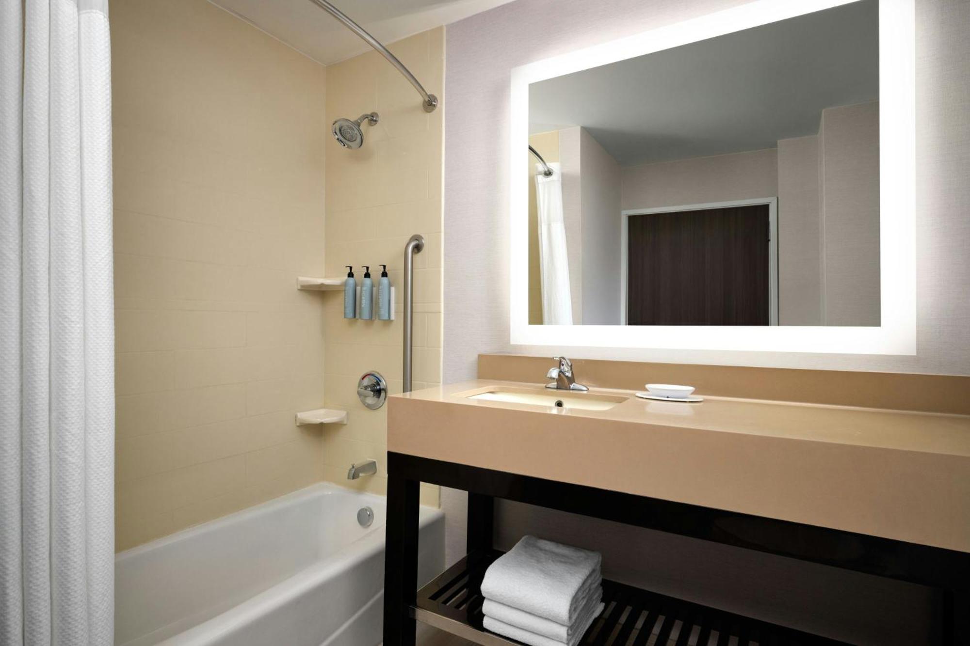 Hotel Courtyard By Marriott Dallas Dfw Airport North/grapevine Grapevine